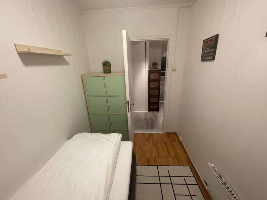 Apartment 2 Bedroom *